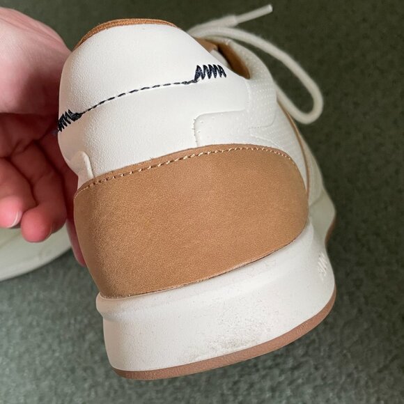 Aldo White Sneakers, Mens 8, BRADAUER - Picture 3 of 6